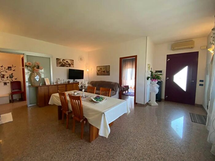 Appartamento con 5 locali in vendita in Porto Viro