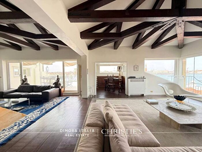 Appartamento con 6 locali in affitto in Fondamenta Zitelle, Redentore Palanca, Venezia