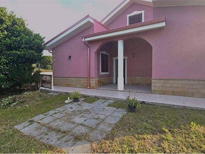 Appartamento trilocale in affitto in Gelone Cadorna, Siracusa