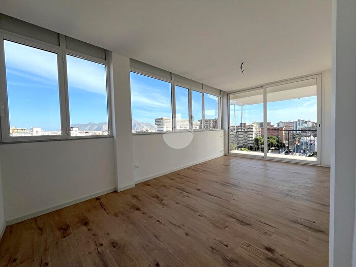 Appartamento trilocale in vendita in Via Portello, Palermo