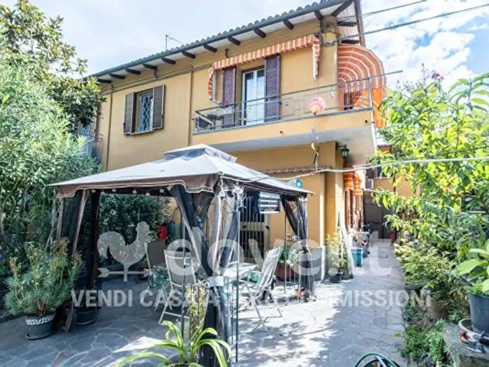 Casa con 5 locali in vendita in Via del Vivaio, Bologna