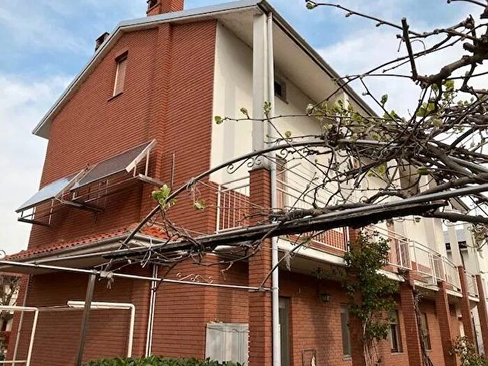 Casa con 7 locali in vendita in Vicolo Carlo Bosio Mede, Mede