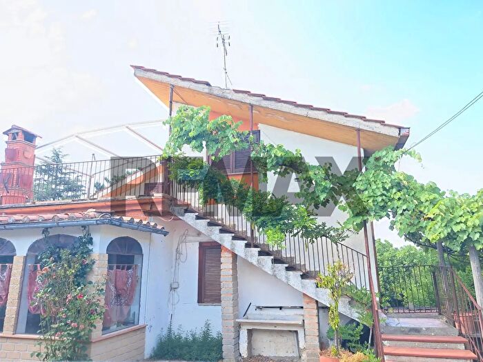 Appartamento quadrilocale in vendita in Via Umbria C, Viterbo
