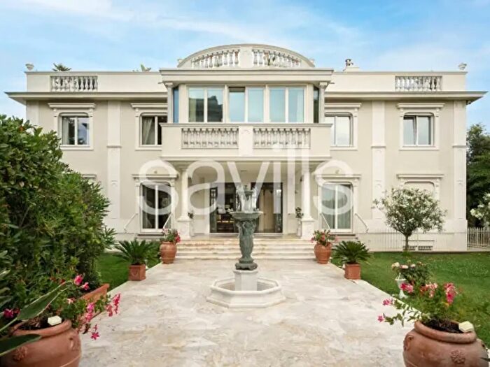 Casa con 6 locali in vendita in Viale di Antignano, Livorno