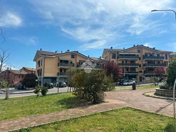 Appartamento trilocale in vendita in Contrada Case Campoli, Veroli