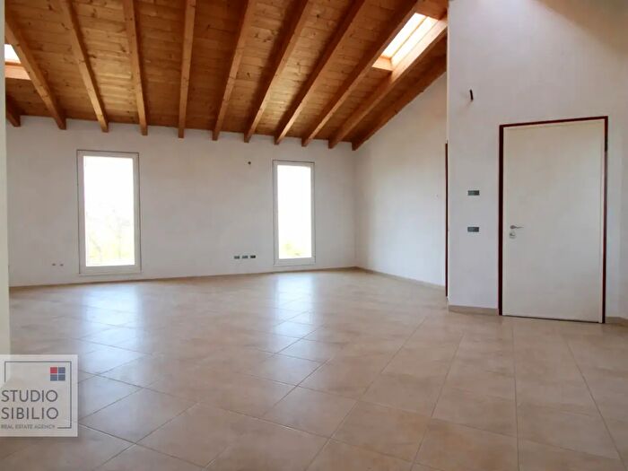 Appartamento trilocale in vendita in Commessaggio