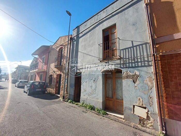 Casa quadrilocale in vendita in Via Palombaro, Milazzo