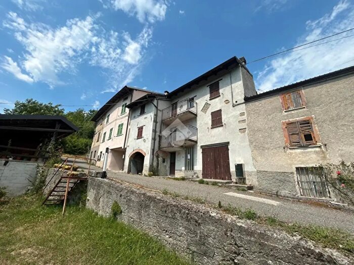 Casa con 12 locali in vendita in Frazione Costa Merlassino, Cantalupo Ligure
