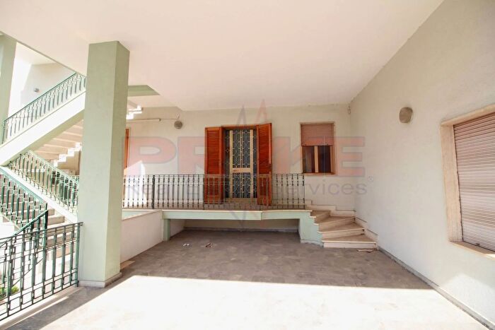 Casa quadrilocale in vendita in Via della Repubblica Parabita, Parabita