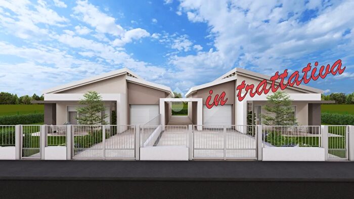 Casa quadrilocale in vendita in Via Adda, Volta Mantovana