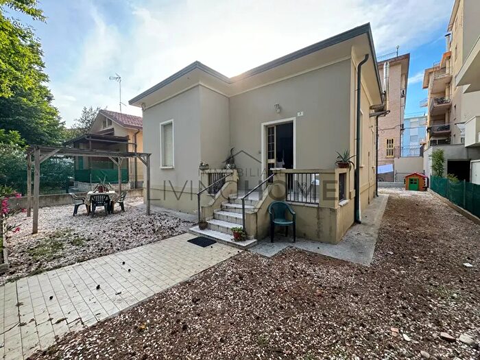 Casa quadrilocale in vendita in Rimini