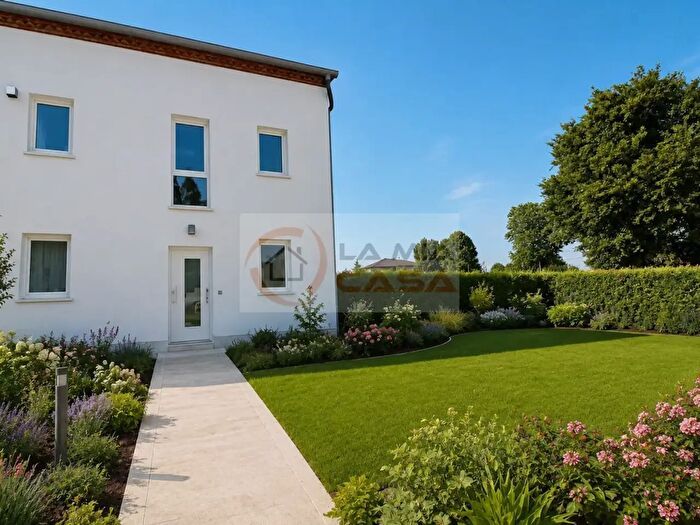 Casa trilocale in vendita in Via Candiana Pontelongo, Pontelongo