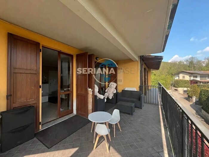 Appartamento trilocale in vendita in Via Bruseto, Albino