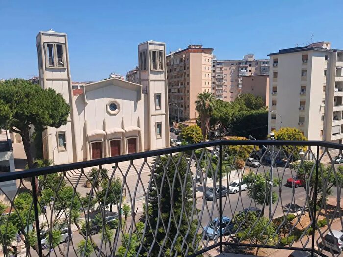 Appartamento con 5 locali in affitto in Piazza Costanzo Barberino, Palermo