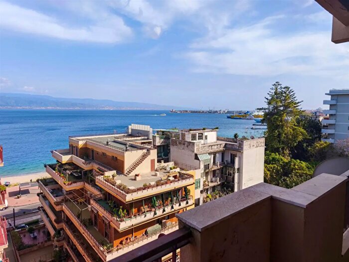 Appartamento trilocale in vendita in Viale della Libertà, Messina