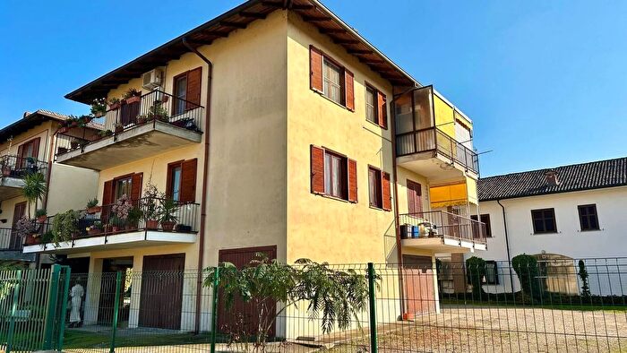 Appartamento trilocale in vendita in Strada Provinciale di Granozzo Novara, Novara