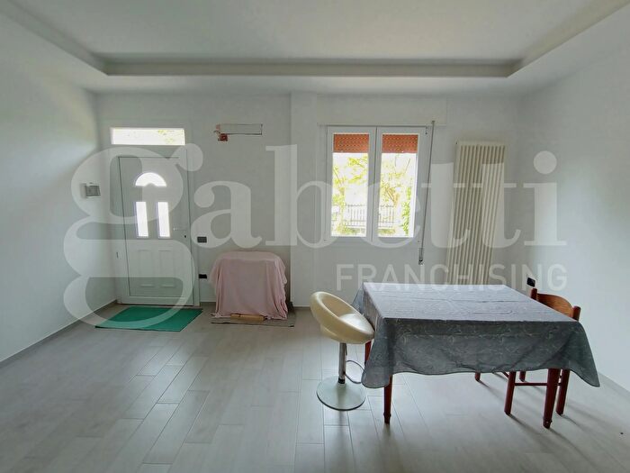 Appartamento quadrilocale in vendita in Boscochiaro Viale della Liberazione, Cavarzere