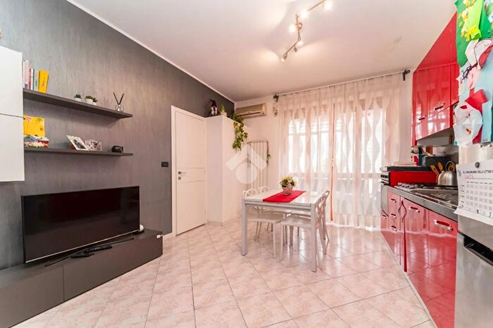 Appartamento trilocale in vendita in Via Don Caustico, Grugliasco