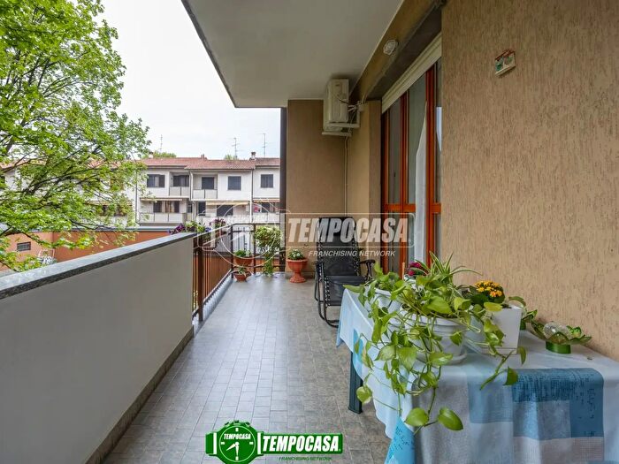 Appartamento trilocale in vendita in Via Tonale, Bellusco