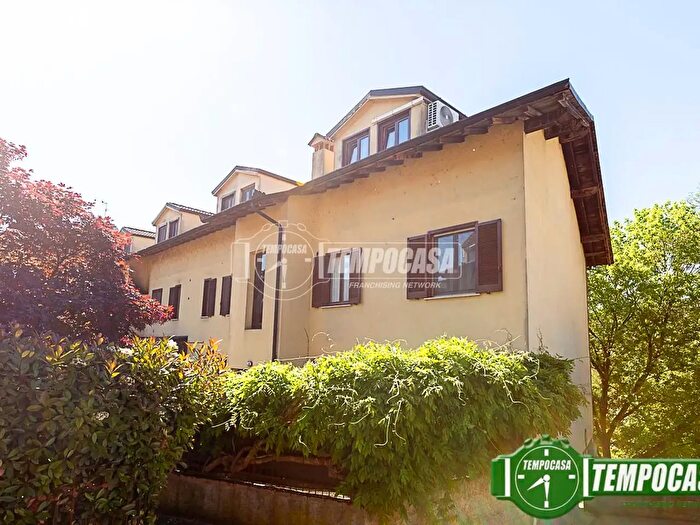 Appartamento trilocale in vendita in Via Giuseppe Garibaldi, SantAngelo Lodigiano