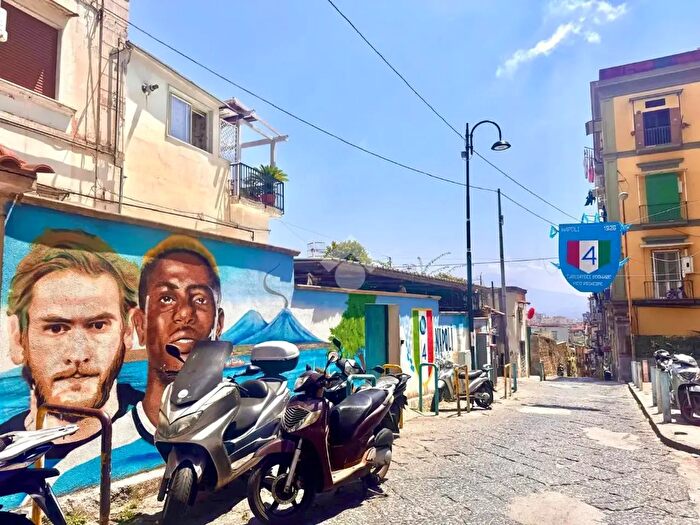 Appartamento bilocale in vendita in Salita Principi, Napoli