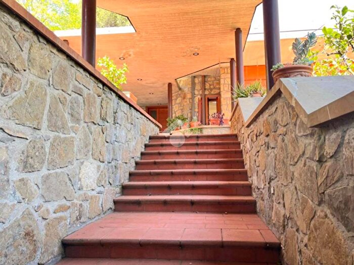 Appartamento trilocale in affitto in Via del Poggiolino, Bolognese, Firenze