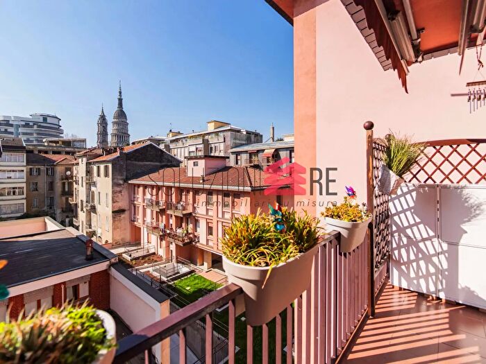 Appartamento quadrilocale in vendita in Via Palestro, Novara