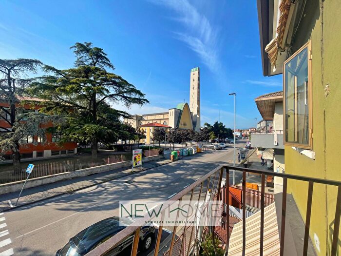 Appartamento quadrilocale in vendita in Via Bartolomeo Giuliari a, Verona