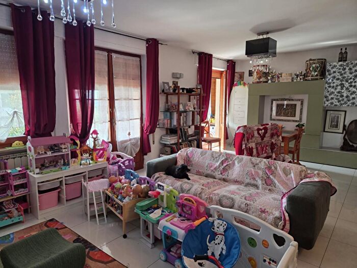 Appartamento con 6 locali in vendita in Colombaio, Monteriggioni