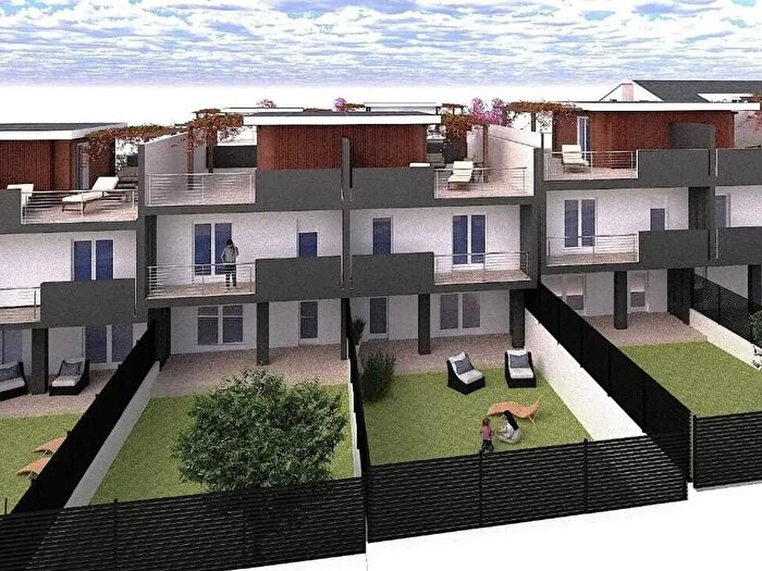 Casa quadrilocale in vendita in Via Cristoforo Colombo, Montecorvino Pugliano