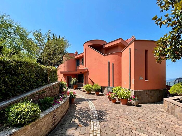 Casa con 8 locali in vendita in Via Guglielmo Marconi Pescosolido Frosinone, Pescosolido