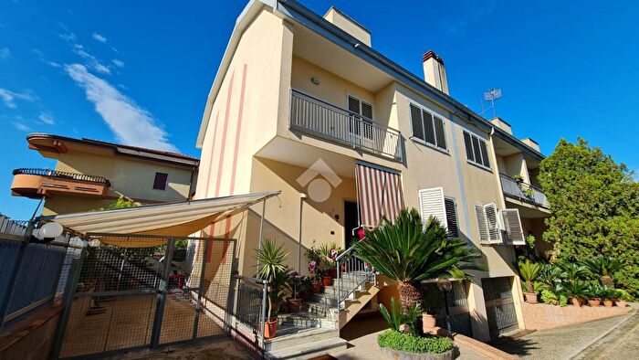 Casa con 5 locali in vendita in Via Giovanni Falcone, Macerata Campania