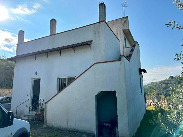 Casa quadrilocale in vendita in Contrada Cavaliere, Barcellona Pozzo Di Gotto