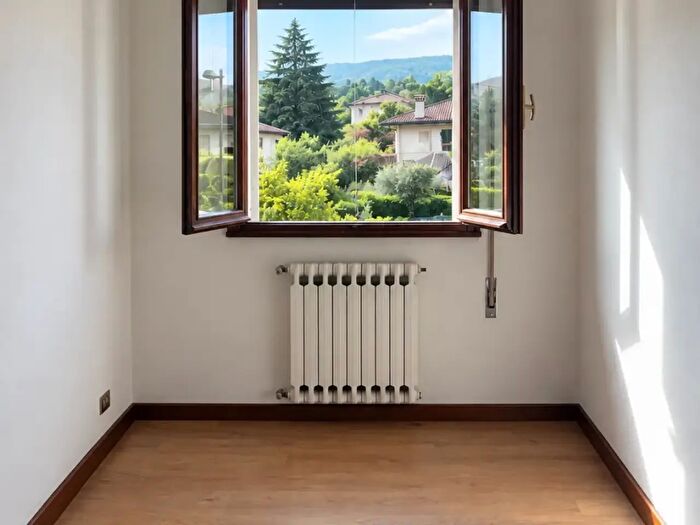 Appartamento trilocale in affitto in Via Giuseppe Mazzini, Rovolon