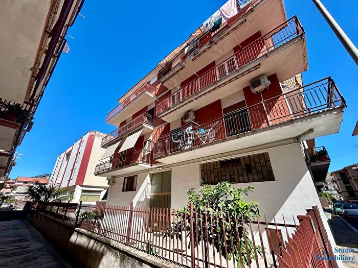 Appartamento con 7 locali in vendita in Lombardia, Fondi