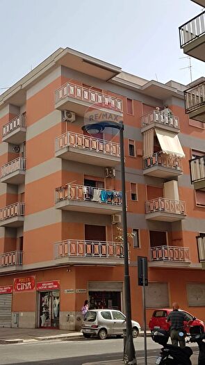 Appartamento con 7 locali in vendita in Via Olanda, Gela