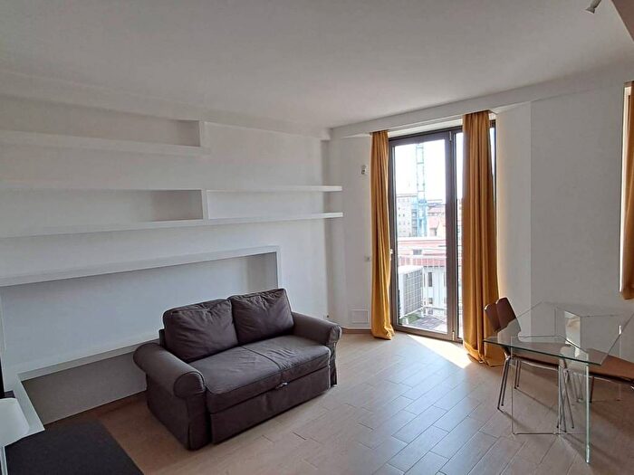 Appartamento bilocale in affitto in Via Ippolito Rosellini, Isola, Milano