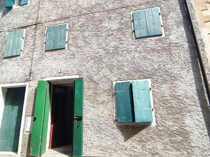 Appartamento quadrilocale in vendita in Via della Vittoria, Follina