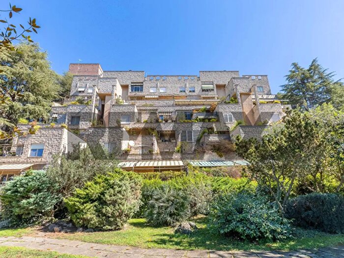 Appartamento quadrilocale in vendita in Via Guido da Verona, Roma