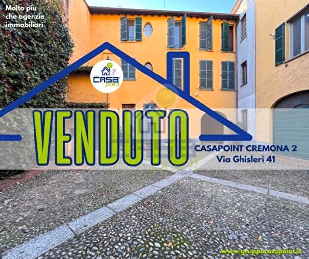 Appartamento con 5 locali in vendita in Via Bonomelli, Cremona