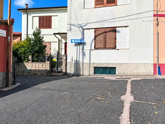 Casa con 7 locali in vendita in Laconi