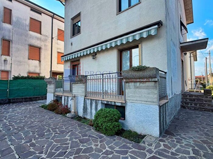 Appartamento bilocale in affitto in Via Fabio Filzi, Sabbio Guzzanica, Dalmine