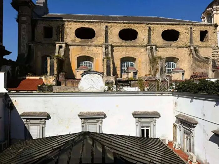 Appartamento con 5 locali in vendita in Corso Umberto I, Napoli