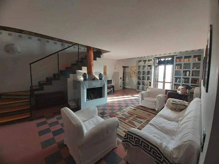 Casa con 14 locali in vendita in Via Interna Donnici Superiore, Cosenza