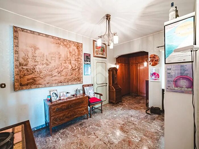 Appartamento quadrilocale in vendita in Piazza Montelone di Spoleto, Roma