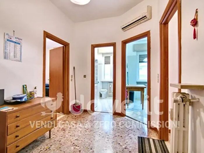 Appartamento quadrilocale in vendita in Via Lanzani, Pavia