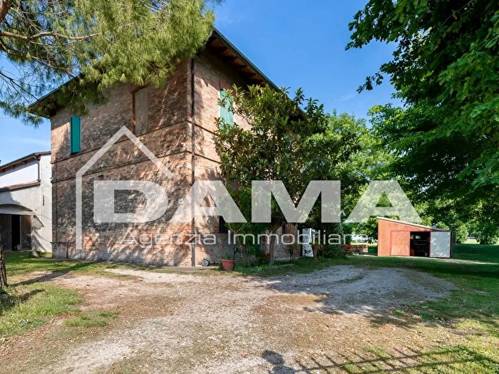 Casa con 8 locali in vendita in Via Lughese, Forli