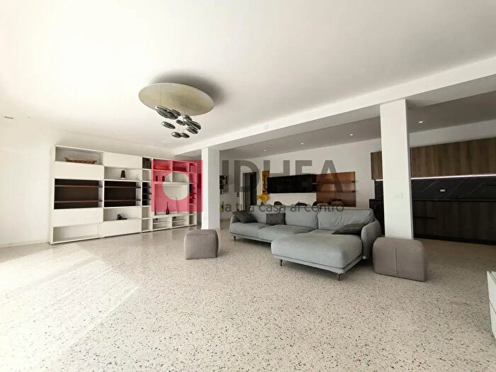 Appartamento quadrilocale in vendita in Via Roma, Silea