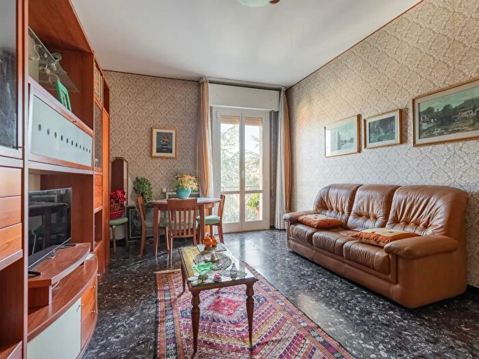 Appartamento con 5 locali in vendita in Via Albornoz, Bologna