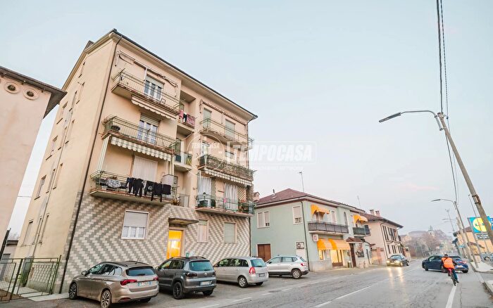 Appartamento trilocale in vendita in Via Domenico Oreglia, Fossano